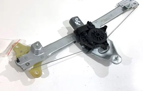 Dacia Duster II Front door window regulator with motor 807201952R