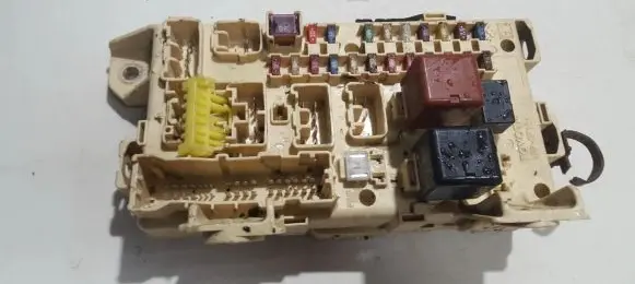 Toyota Avensis Verso Fuse box set 8922144040 89221-44040