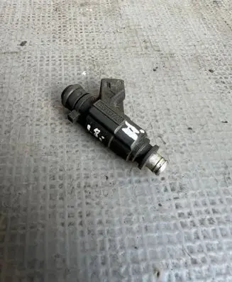 Audi A8 S8 D2 4D Fuel injector 077133551M 028015921
