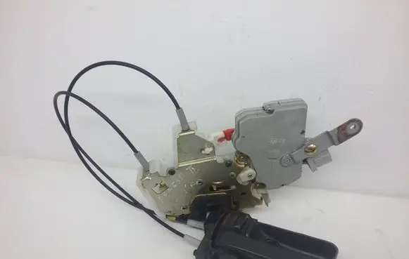 Subaru Forester SF Front door lock 3318