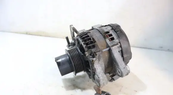 Toyota Yaris Generator/alternator 104211-3010