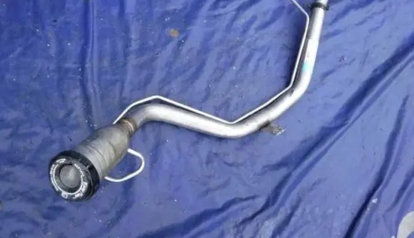 Fuel tank filler neck pipe