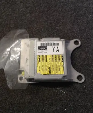 Toyota Prius (XW30) Airbag control unit/module 8917047100 1503002301 0523010122G