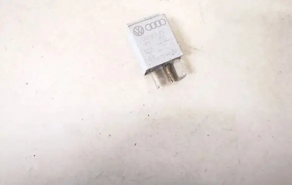 Volkswagen Touran I Other relay 1k0951253 0332011100