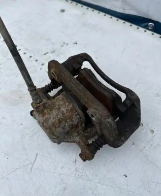 Mercedes-Benz C W203 Front brake caliper 28825
