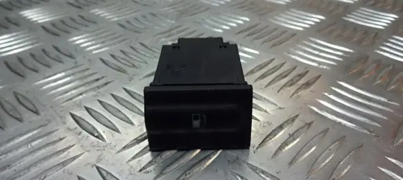Skoda Octavia Mk1 (1U) Fuel tank opening switch 1U0959833C