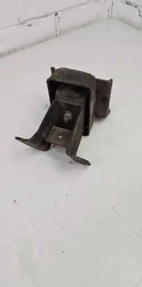 KIA Retona Engine mount bracket