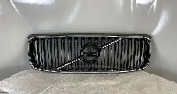 Volvo XC90 Front bumper upper radiator grill 31425933