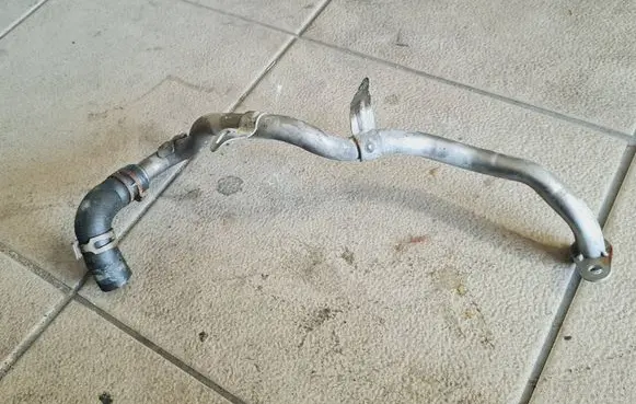 Mercedes-Benz Vito Viano W447 Engine coolant pipe/hose