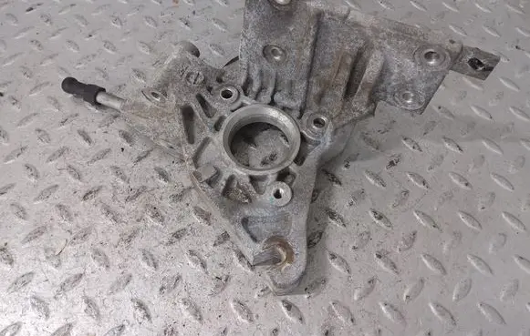 KIA Ceed Fuel pump bracket 331502U000