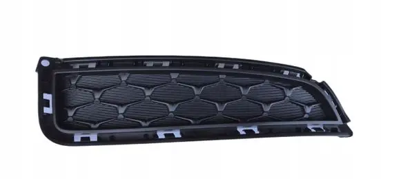 Hyundai i30 Front bumper upper radiator grill