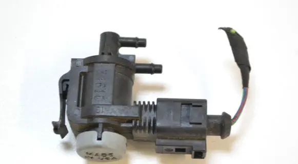 Volkswagen Tiguan Turbo solenoid valve 1K0906283A