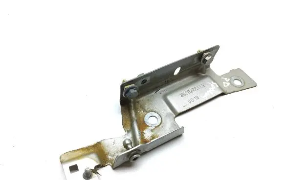 Renault Captur Fender mounting bracket 631227839R 8L00