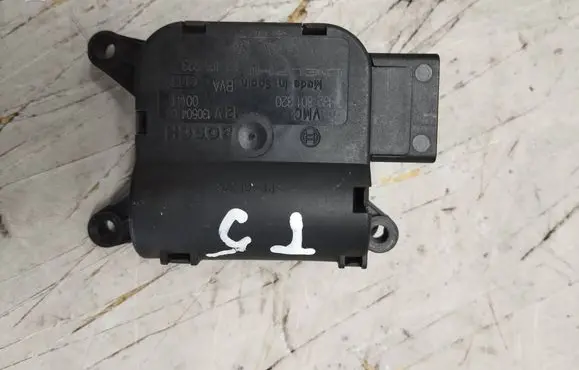 Volkswagen Multivan T5 Air flap motor/actuator 0132801320 13050403 52495223