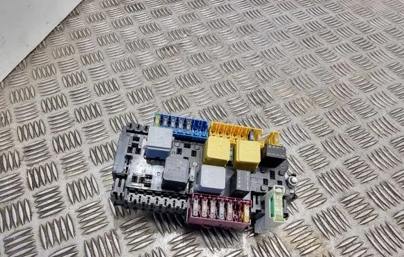 Mercedes-Benz ML W166 Fuse box set A1669063801 5072426 YAP32403TT