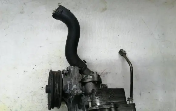 Opel Astra J Engine oil radiator 12678774