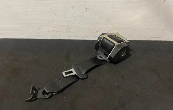 Volvo XC90 Third row seat belt 31484584