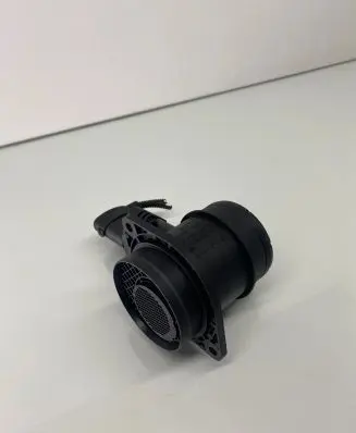 Volkswagen Touran I Mass air flow meter 038906461B 0281002531