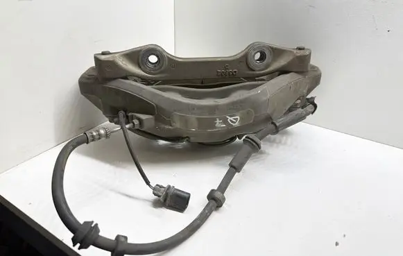 Audi Q7 4M Front brake caliper 4M0615105DB