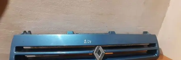 Renault Espace V (RFC) Front bumper upper radiator grill MIA10978