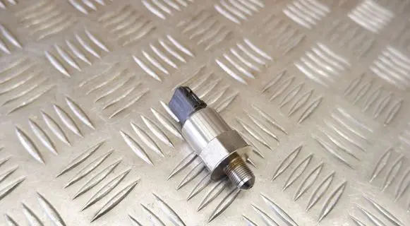 Fuel pressure sensor