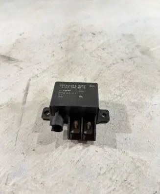 Mercedes-Benz E W211 Charging relay A0025423819