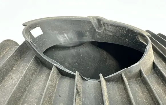 Volkswagen Touareg II Air filter box 7P0129601
