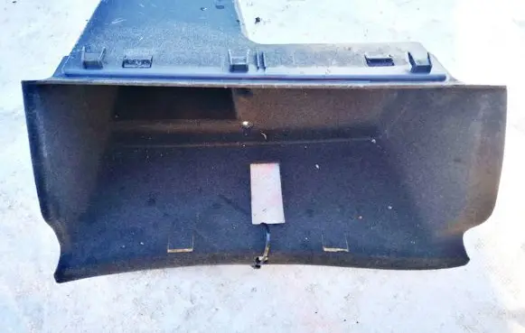 Glove box