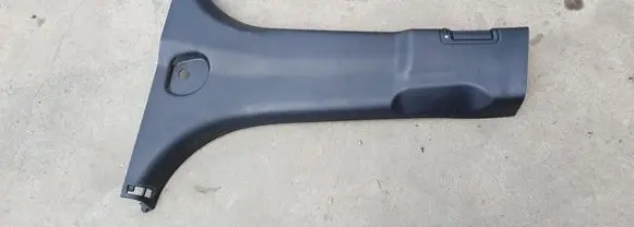 KIA Sorento Pillar (middle) 