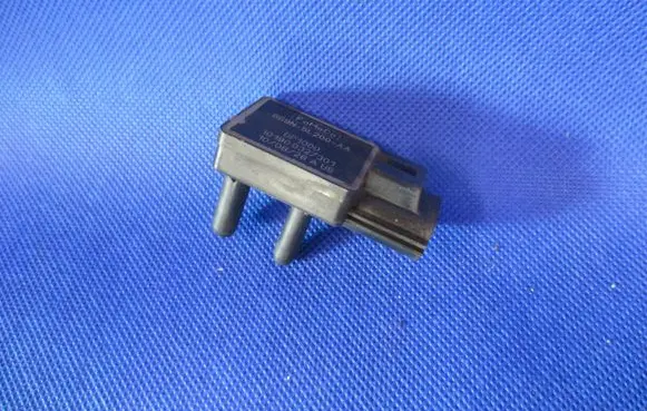 Jaguar XF X250 Exhaust gas pressure sensor 6G9N5L200AA DP1000 101900327301