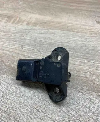 Volkswagen Golf IV Air pressure sensor 03C906051E