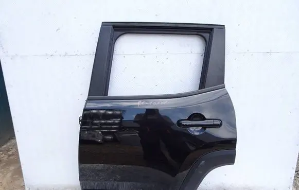 Jeep Renegade Rear door 