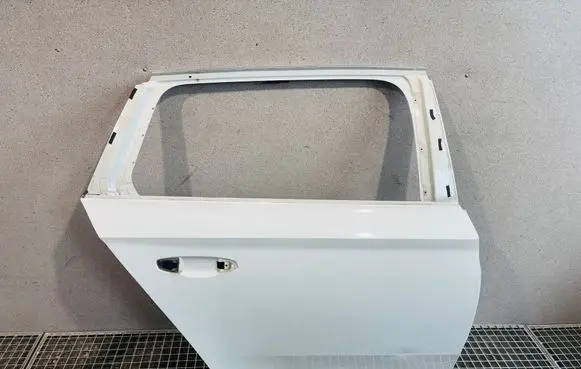 Skoda Superb B8 (3V) Rear door 3V9833312