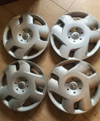 Toyota Auris 150 R15 wheel hub/cap/trim 2518pcabs