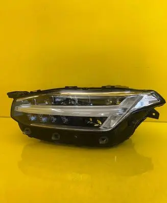 Volvo XC90 Headlight/headlamp 31655714
