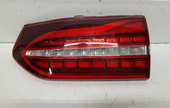 Tailgate rear/tail lights
