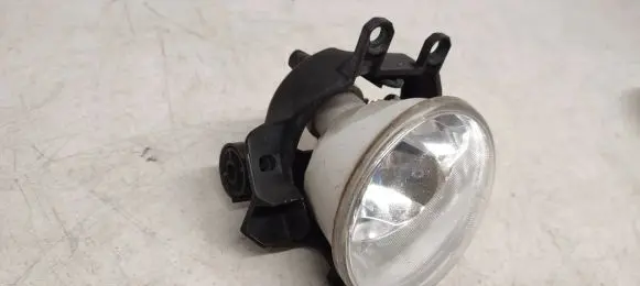 Toyota Avensis T270 Front fog light 8121002110