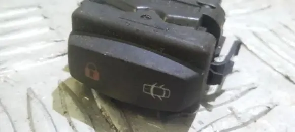 Renault Laguna II Central locking switch button 002446b 303902h