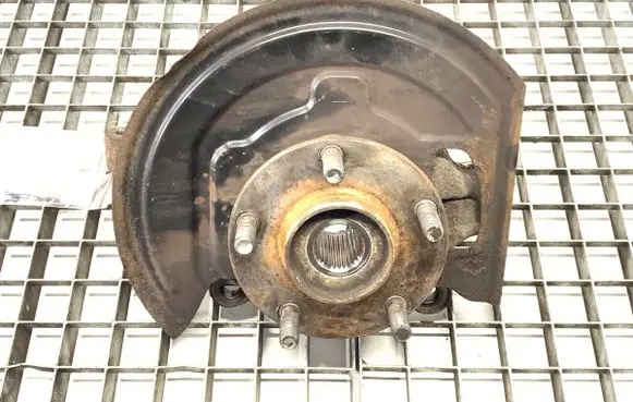 Nissan Juke I F15 Front wheel hub spindle knuckle