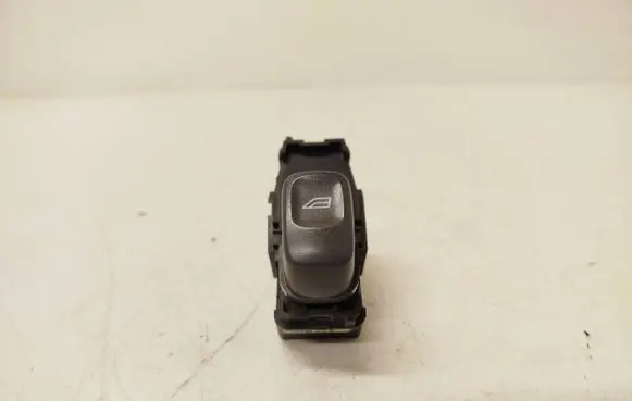 Toyota Yaris Electric window control switch 9472275 00W334