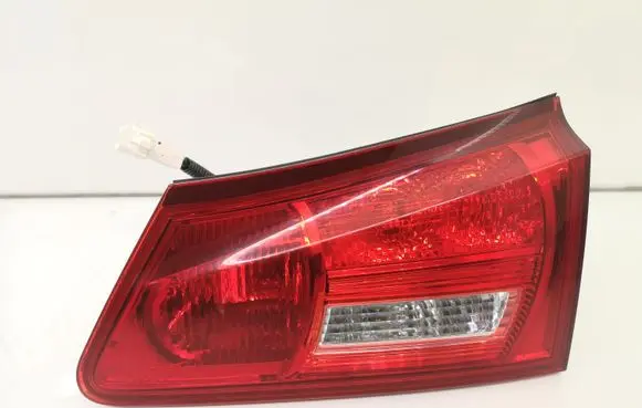 Lexus IS 220D-250-350 Tailgate rear/tail lights
