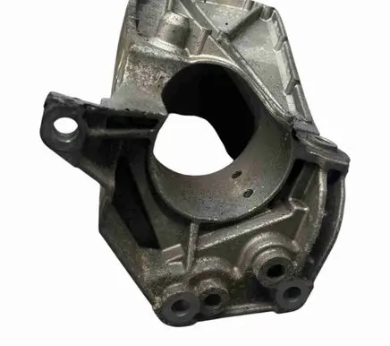 Volvo V70 Gearbox mounting bracket 31370633