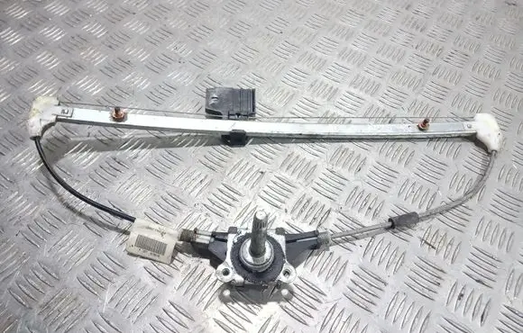Rear door manual window regulator