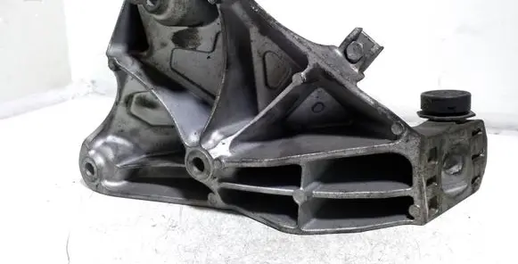 BMW X5 E70 Engine mounting bracket 6790021 68572910