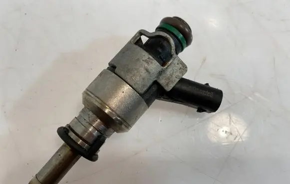 Audi A6 C7 Fuel injector 206E036K 104390510 SV1040511230246