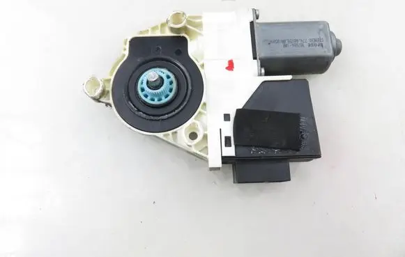 Seat Ibiza III (6L) Front door window regulator motor 6L2959802A