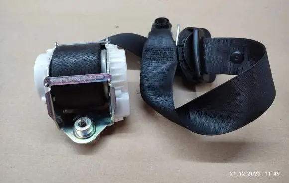 Jaguar XF X250 Front seatbelt 9X23F611B08AD