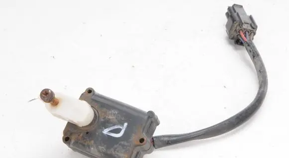 Isuzu Trooper Headlight level adjustment motor 