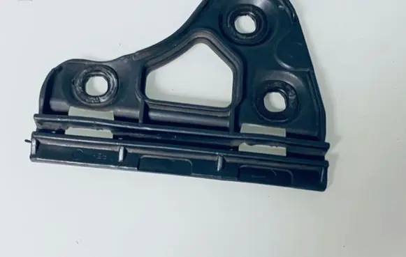 Audi A2 Front bumper mounting bracket 8Z0821250