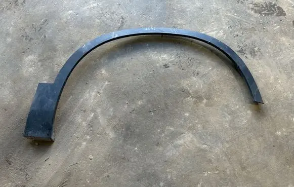 Front arch trim